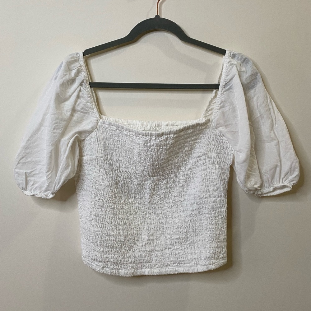 White shirt with puff sleeves